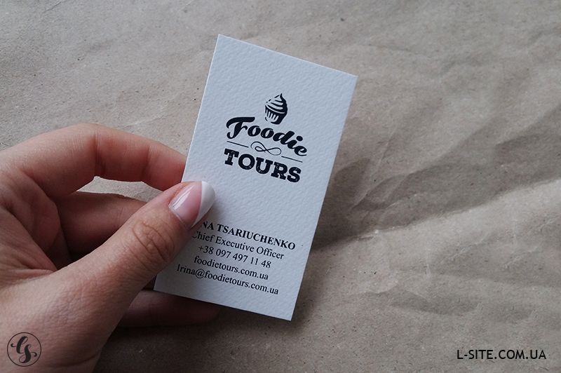 Разработка названия и фирменного стиля для Foodie tours